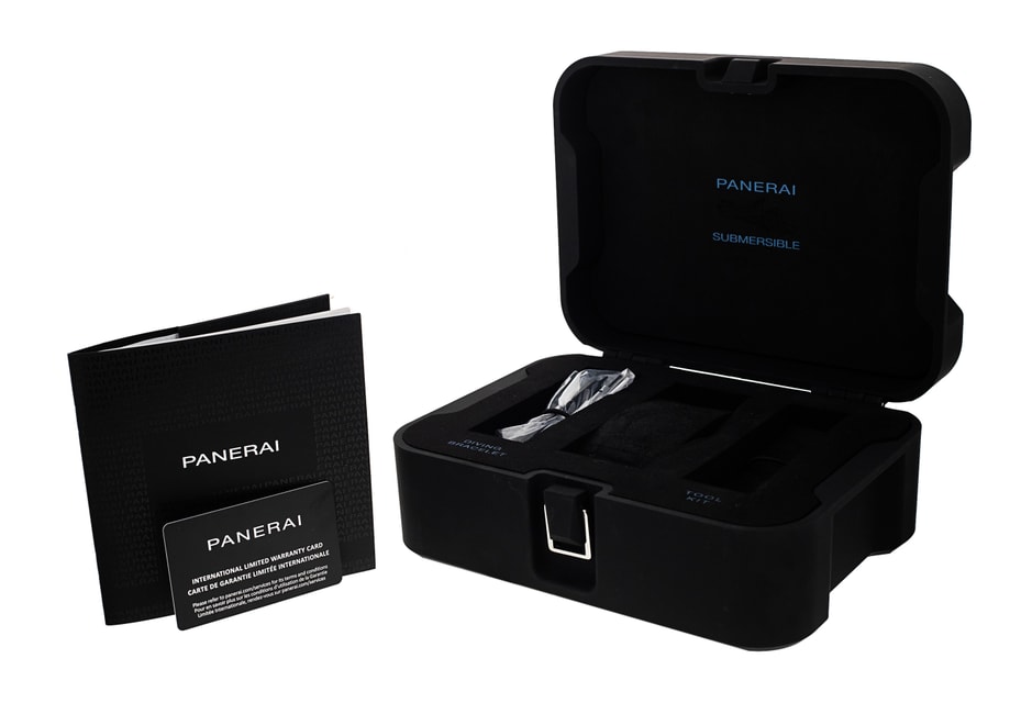 Panerai Submersible PAM01164 Image 4